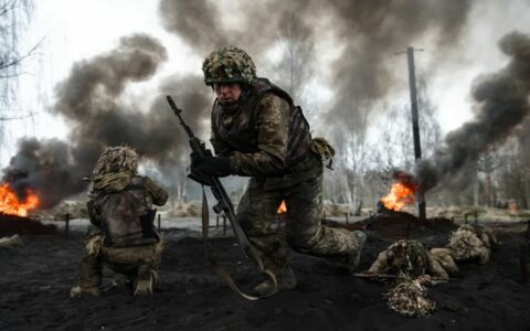 Last Chance For Salvation: Kiev Orders Its Troops To Stand Their Ground, But They Flee In Disorder