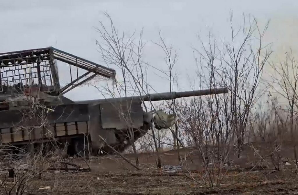 Military Overview: Ukrainian Defense In Donetsk People’s Republic Is Crumbling Even Further