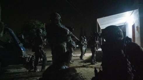 Israeli Army Is Arresting People In Southern Syria Left And Right (Videos)